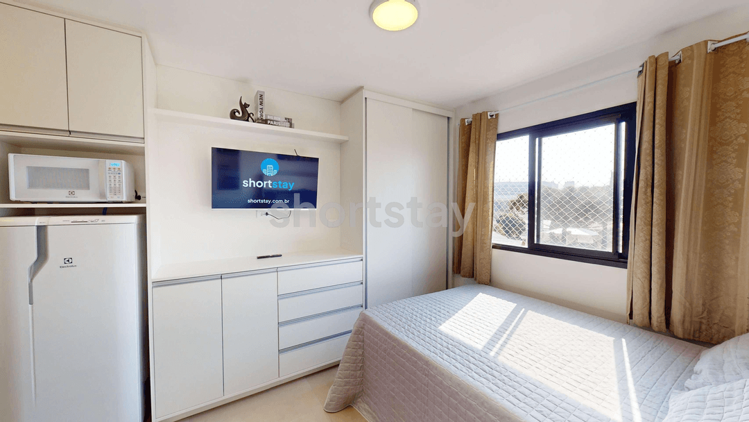One House - Image 1